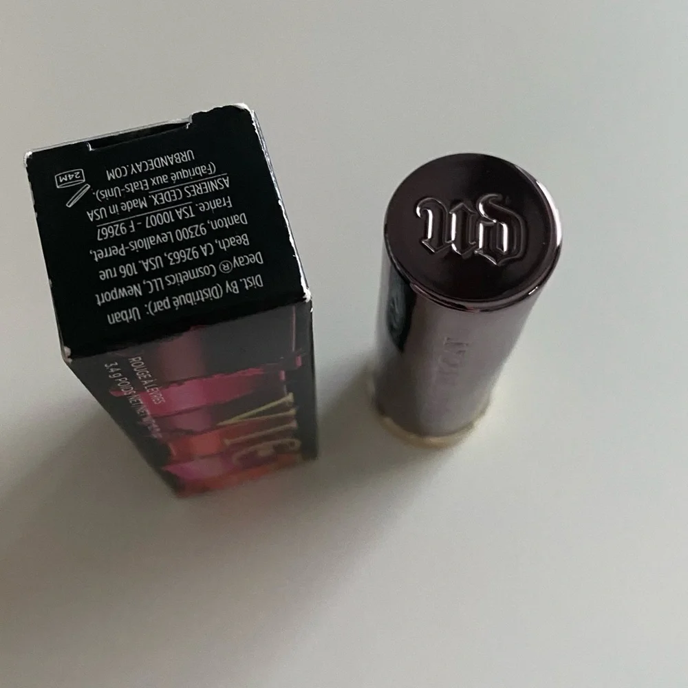 NWB Urban Decay Vice Lipstick - EZ Cream - Picture 3 of 5